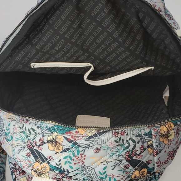 Beautiful floral Steve Madden quilted backpack 🌸 - Picture 9 of 11